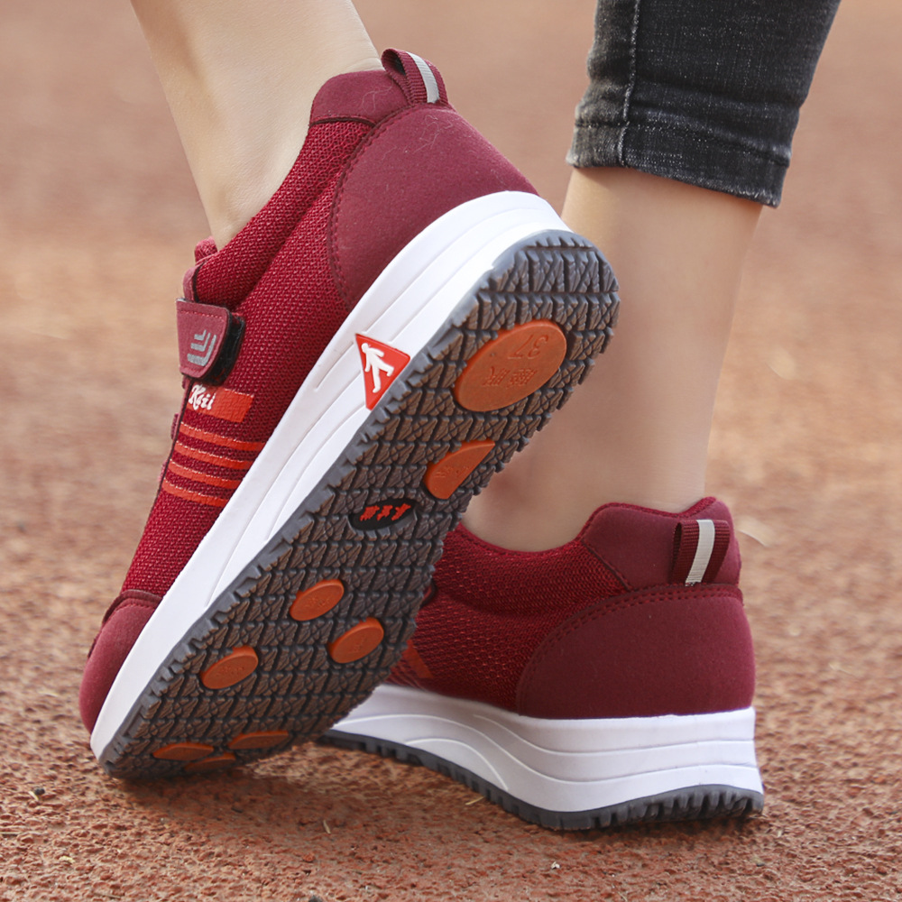 四季妈妈鞋单鞋平底舒适软底中老年健步鞋休闲老人鞋凯丽运动鞋子