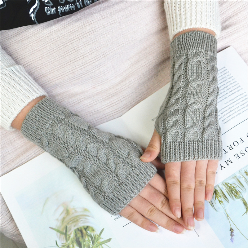 Autumn and Winter Outdoor Travel Warm Oversleeves Korean Fashion 20cm Half Finger Twist Knit Arm Sleeve