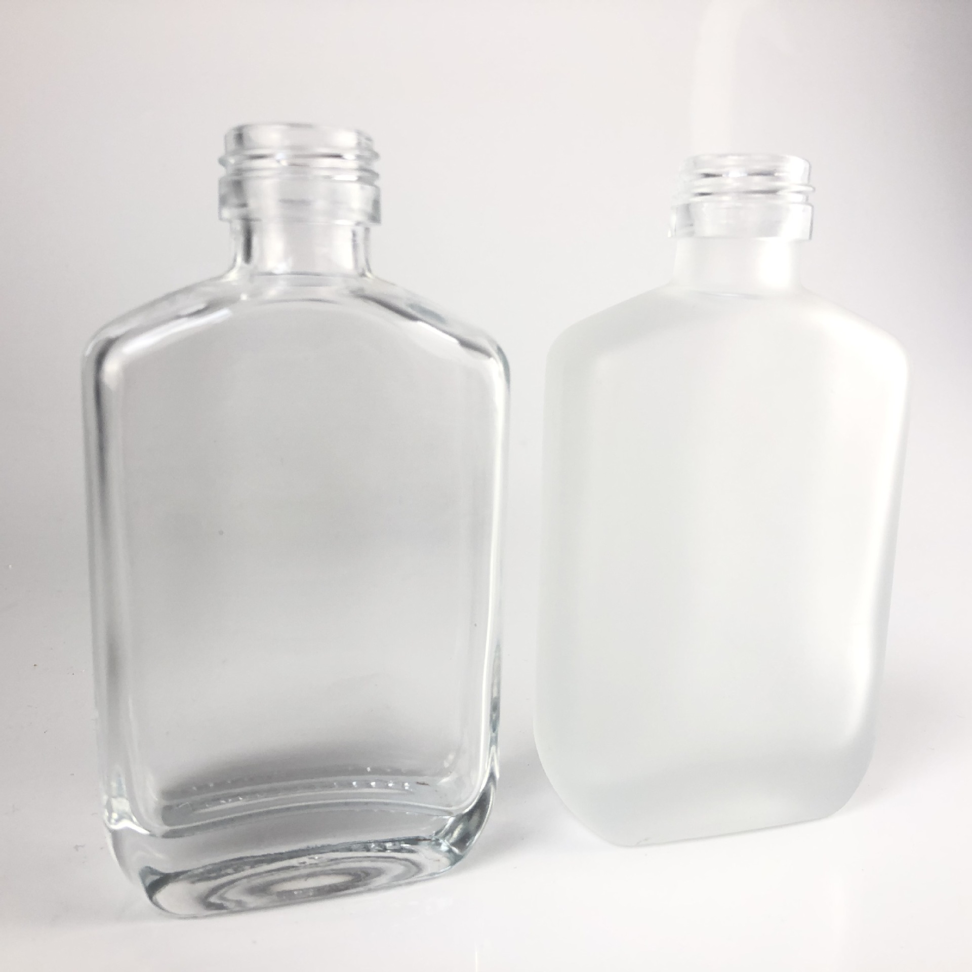 500ml散装空酒瓶玻璃空酒瓶喜宴酒瓶子相似店铺>进入本店铺>厂房面积