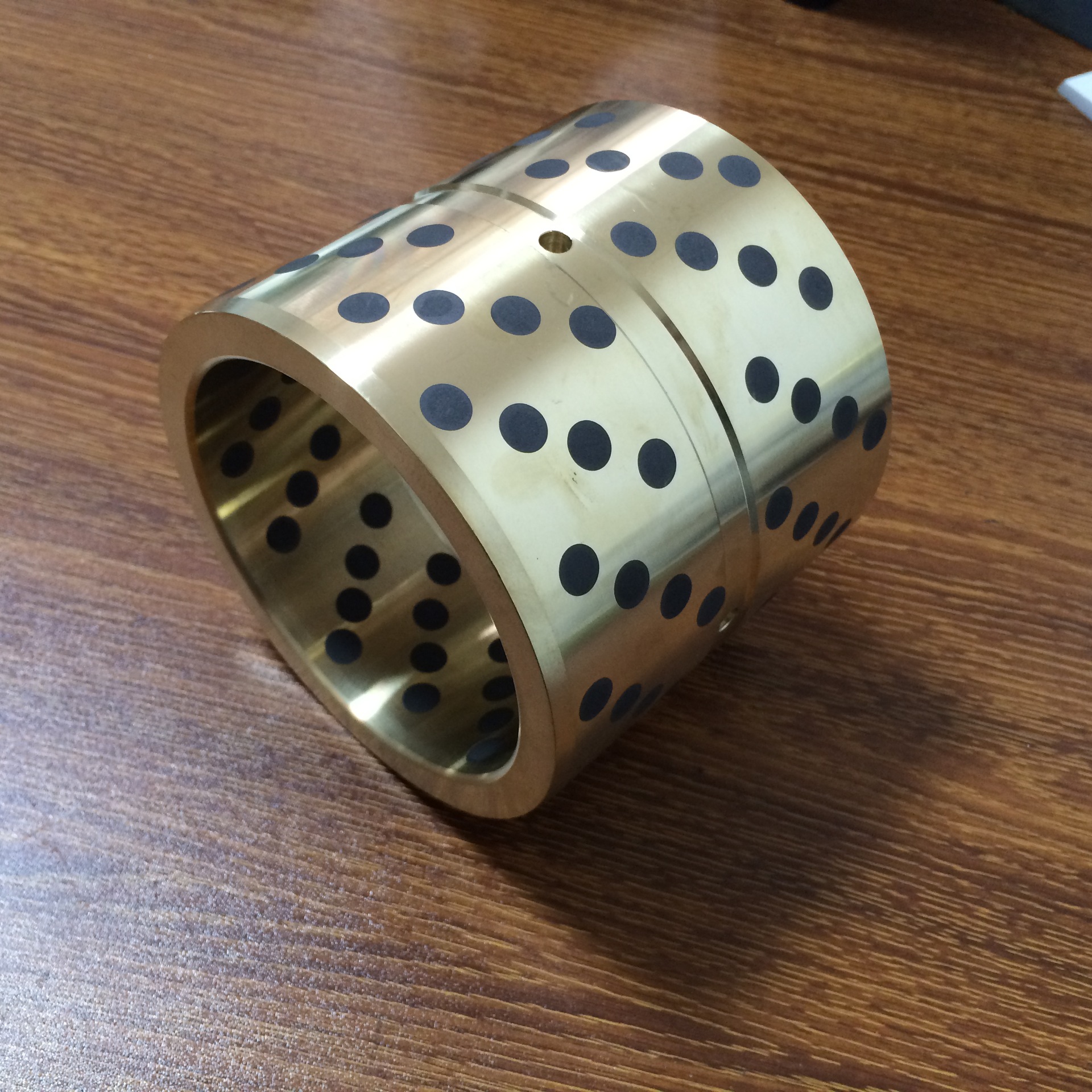 厂家供应jdb镶嵌石墨自润滑无油轴承铜套 含油轴套内径70