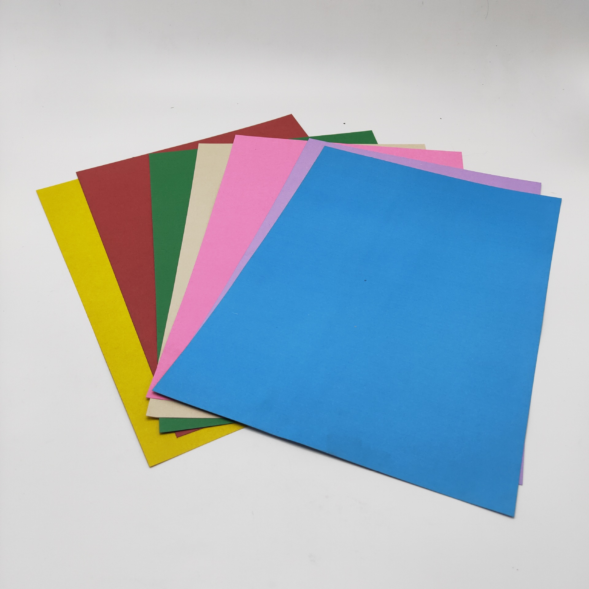 7张卡纸4k卡纸彩色 4开手工硬卡纸 7色卡纸 200g卡纸