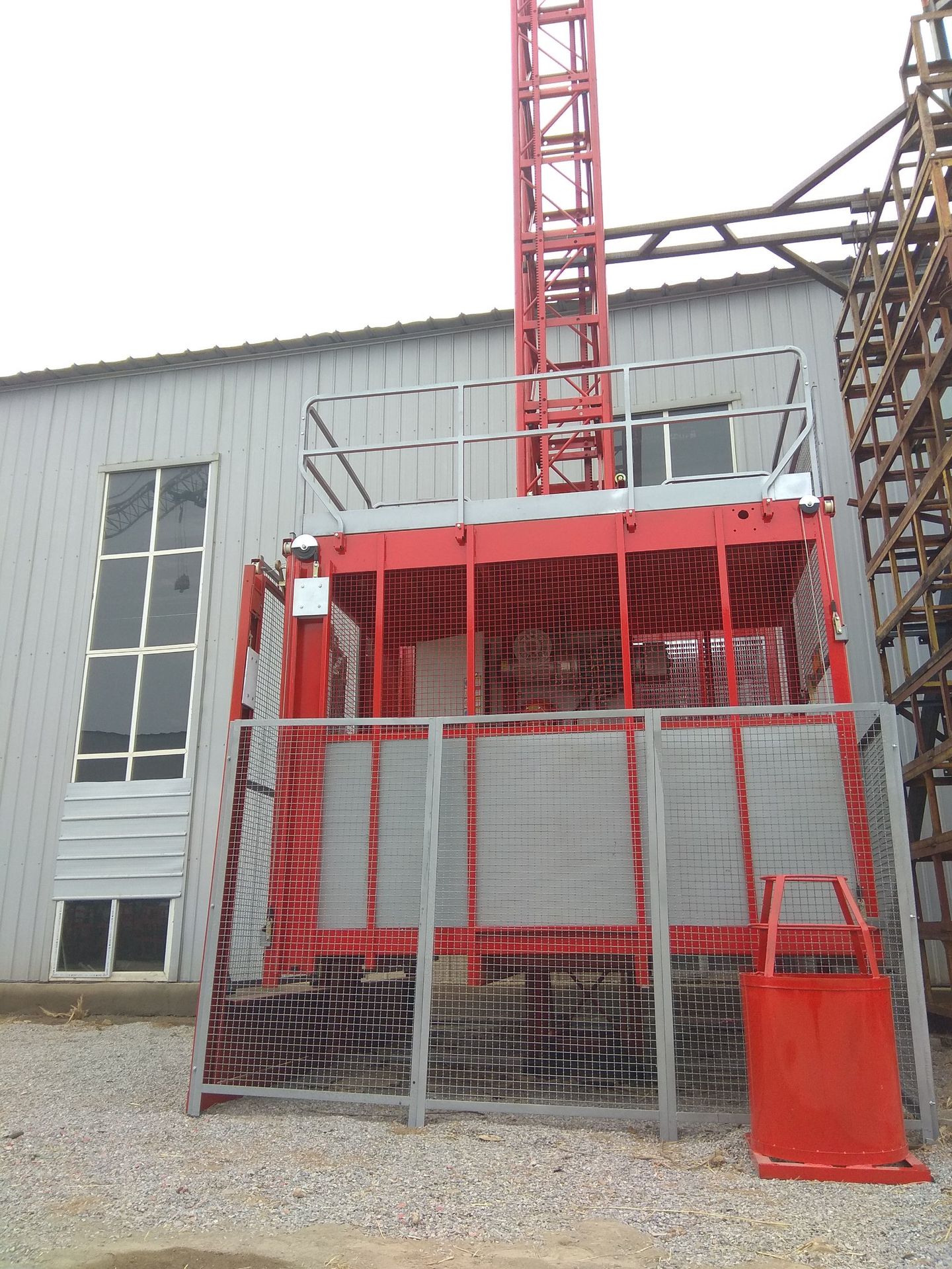 可拆装建筑用高质量双笼建筑施工升降机sc100100规格全厂家直销