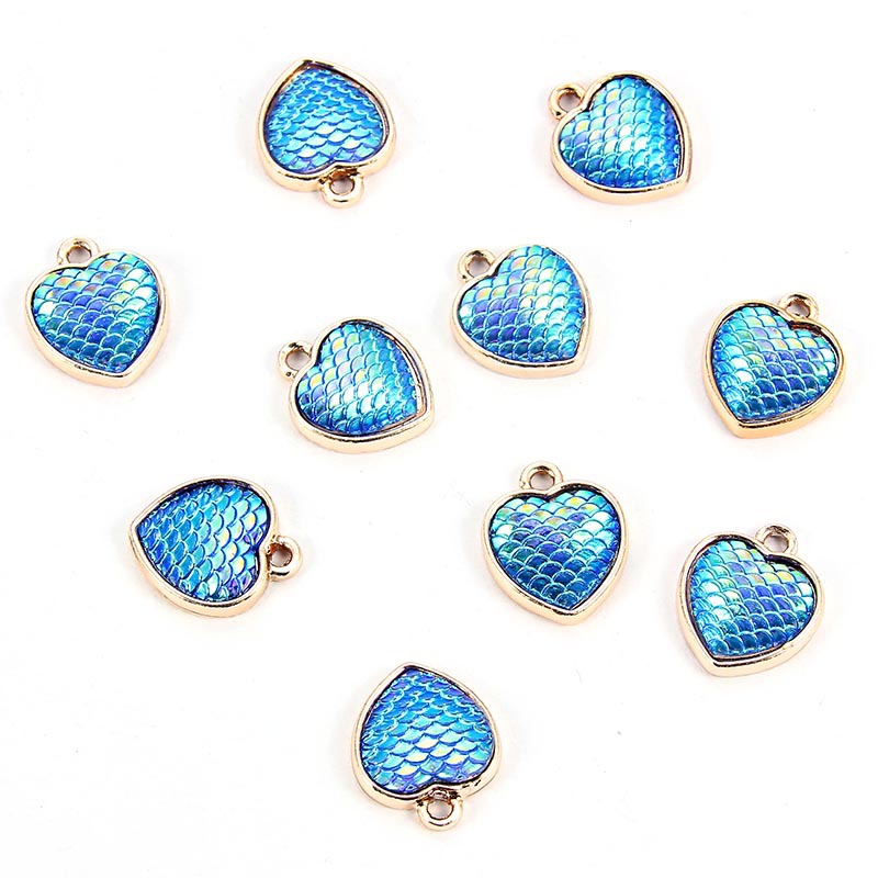 跨境新品精致爱心小吊坠 反光鳞片特色diy饰品配件 圆牌鱼鳞挂件