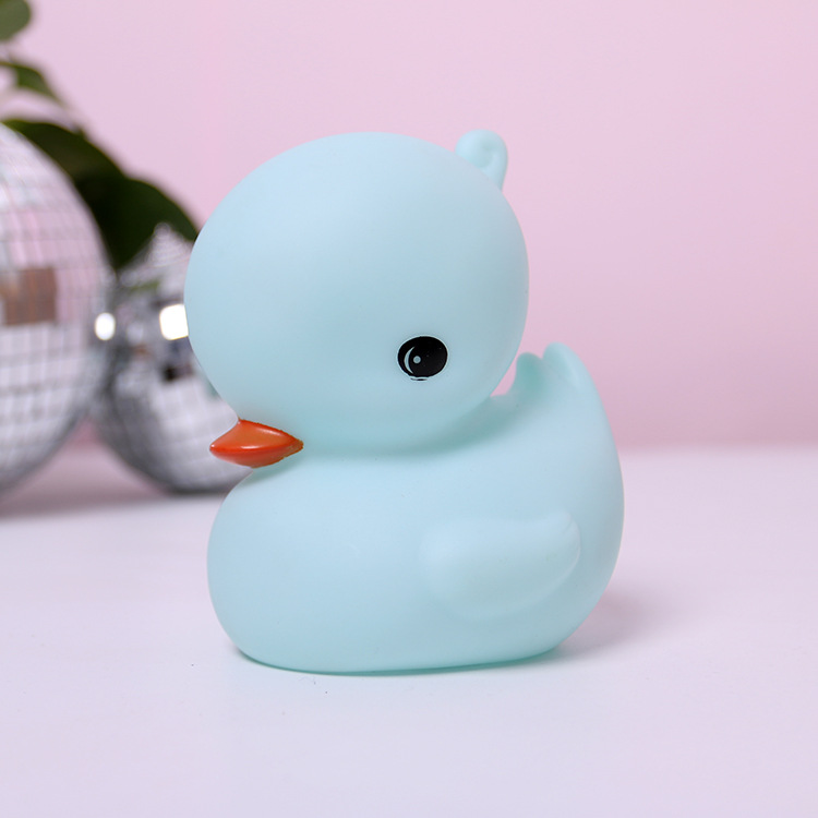 发光小鸭子小夜灯 七彩闪光小黄鸭儿童玩具夜市地摊货源热卖批发