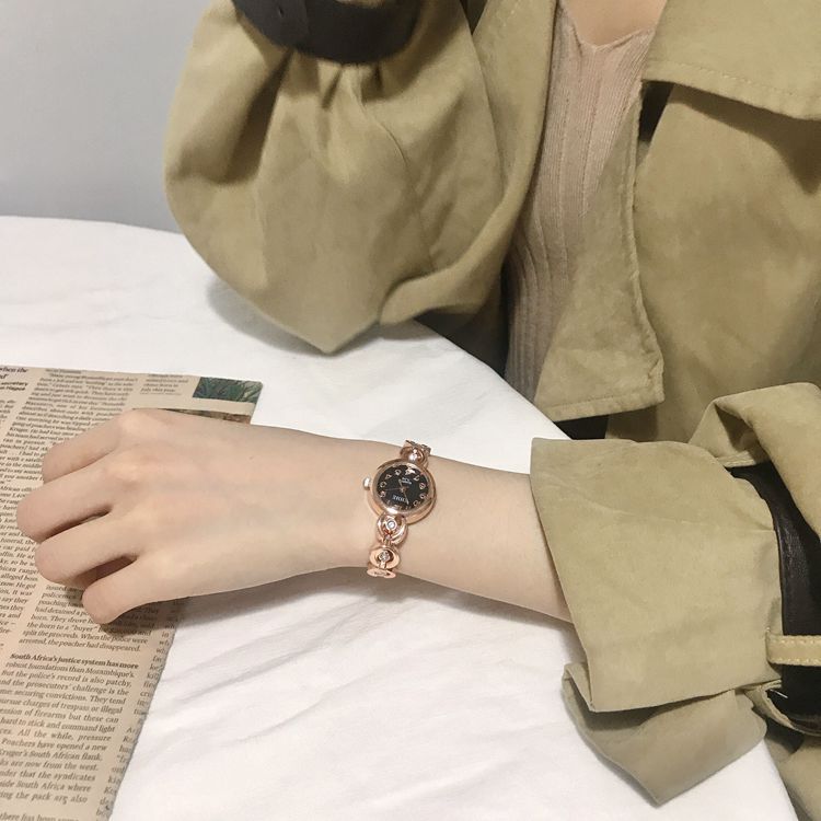 手表女表学生韩版简约少女心手链式潮流女生小清新休闲复古大气