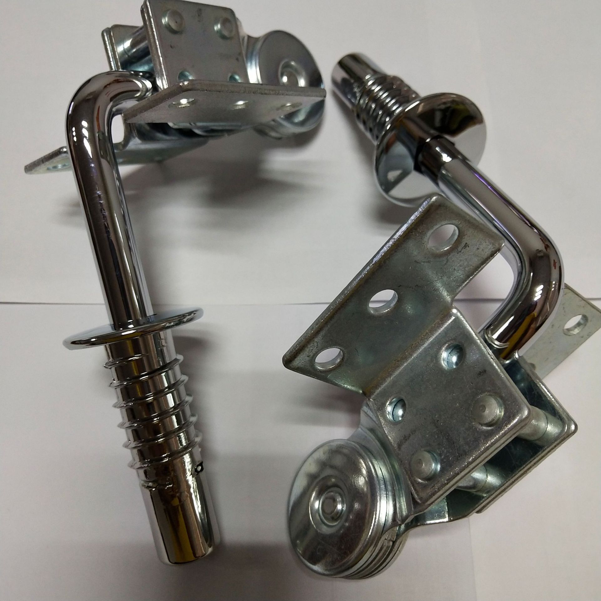 沙发铰双耳锌合金螺丝头套筒功能家具五金配件加工定制厂家热销