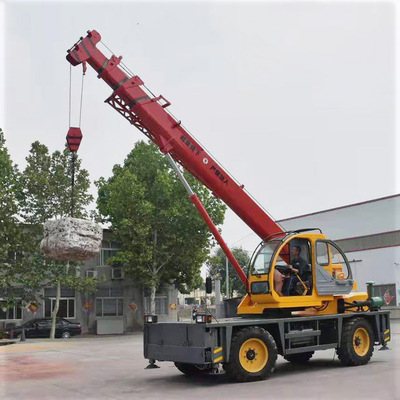 小型越野吊车 四驱越野行走吊12吨自行走吊车四驱动力一体式车桥