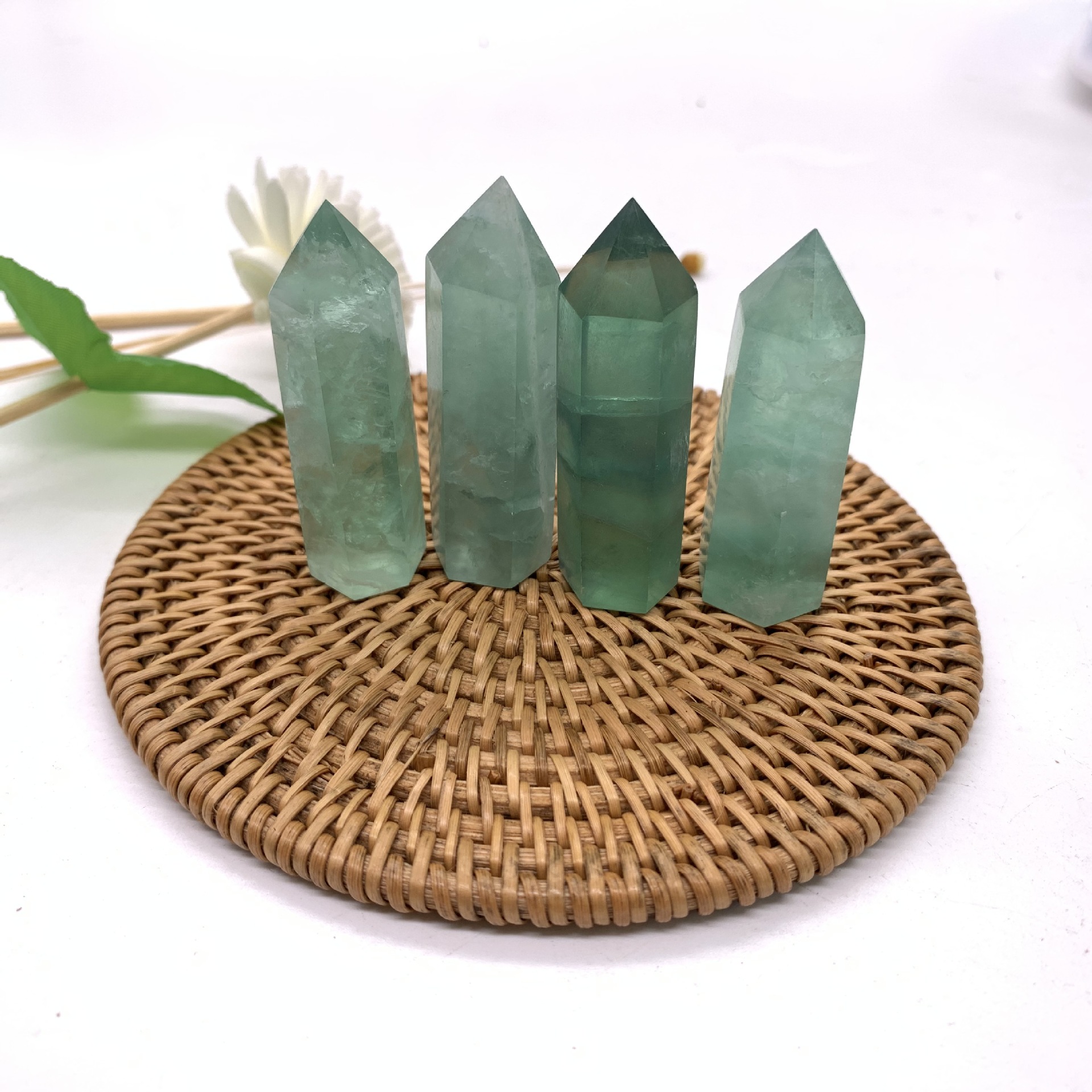 热销天然原石 摆件 绿萤石六棱水晶柱七彩萤石柱摆件