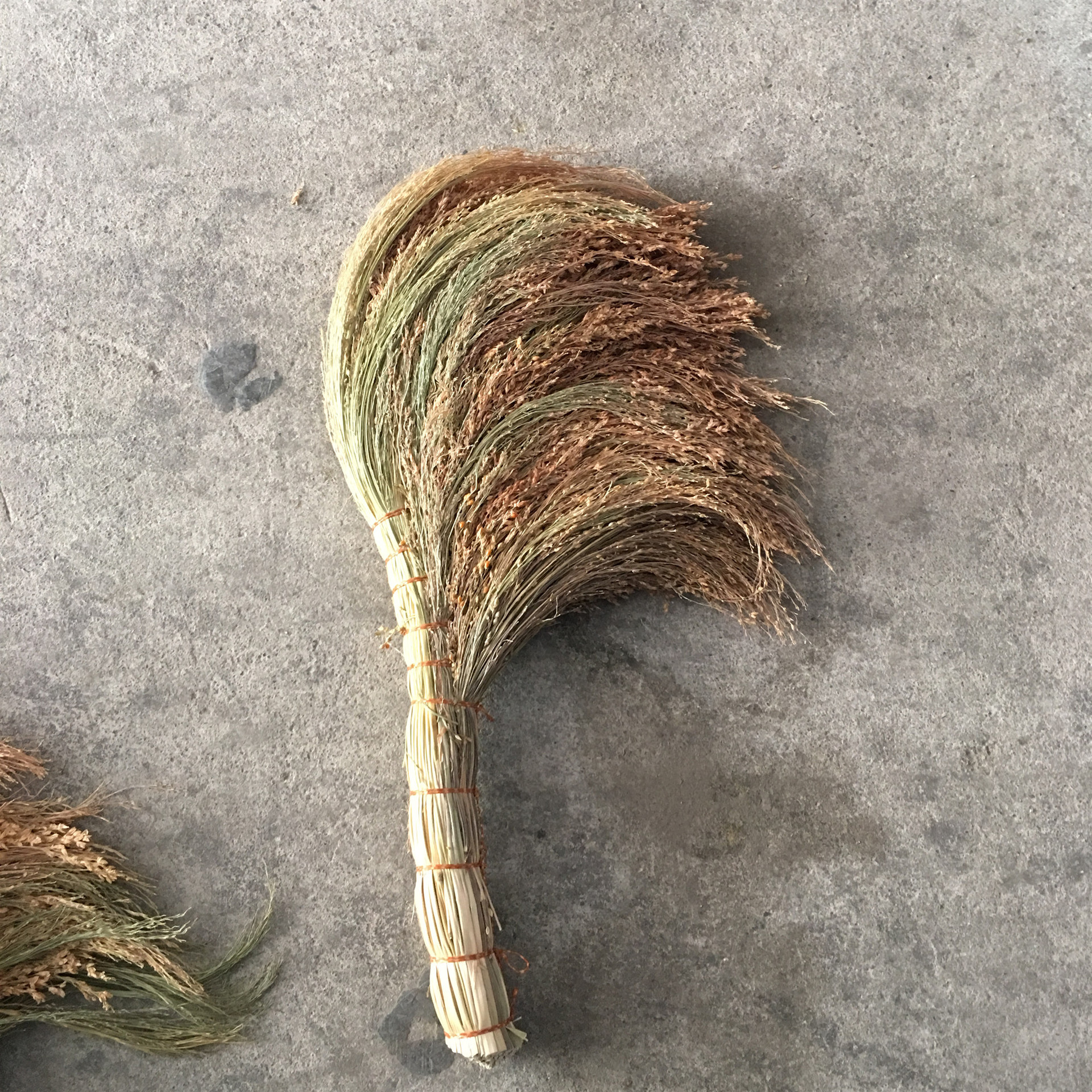 厂家直销黍子苗扫把手工扫把红白事用扫床扫炕谷子苗扫把