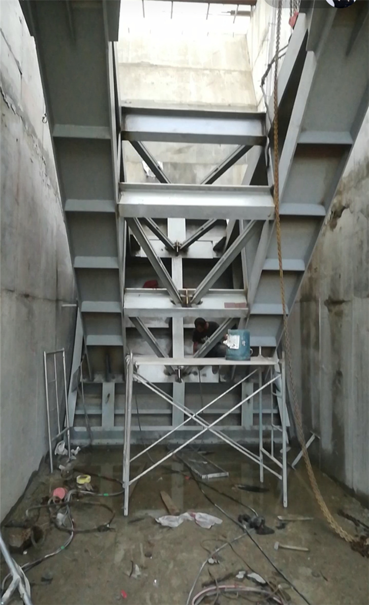 弧形闸门防腐喷锌热轧冷轧水库河道钢制弧形门