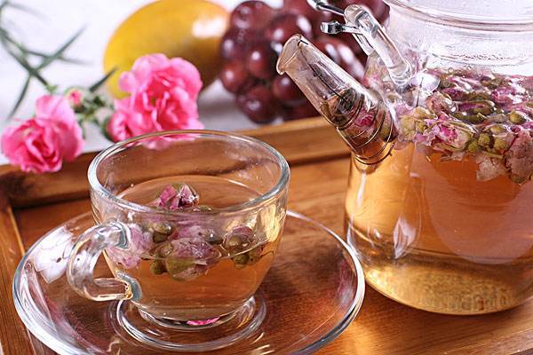 菊花玫瑰花枸杞红枣能一起泡吗,玫瑰花茶可以和什么一起泡