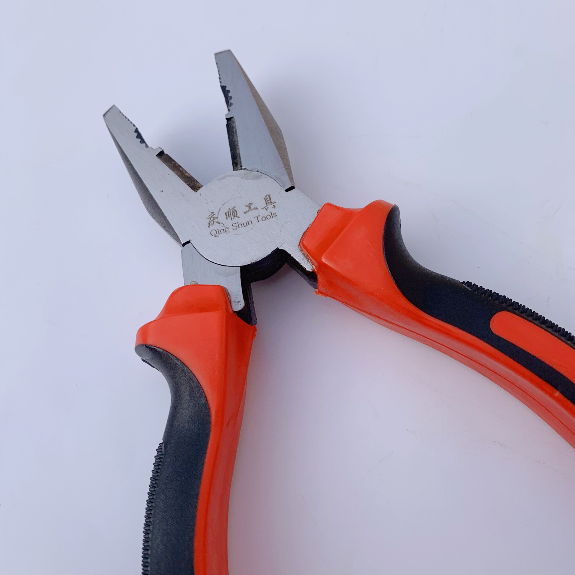 【厂家直销】庆顺牌黑红柄钢丝钳 手动钢丝钳 剪钢丝钳 老虎钳