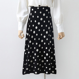 黑色波点半身裙秋