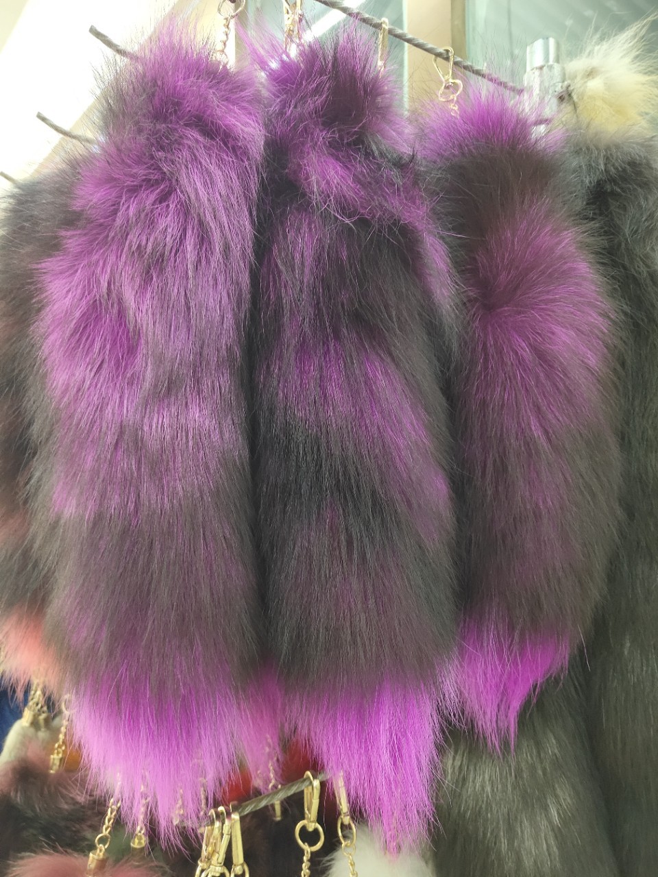 玄狐狸尾巴染色玄狐尾可做包包挂件手机挂件钥匙链挂件厂家销售