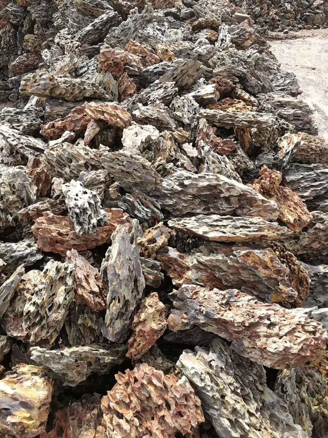 大量批发鱼缸造景松皮石又叫虎皮石多孔美观还有特价木化石青龙石