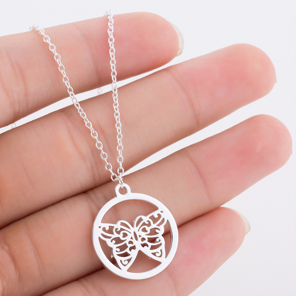 欧美新品时尚镂空蝴蝶项链不锈钢精致百搭圆形吊坠项链现货批发