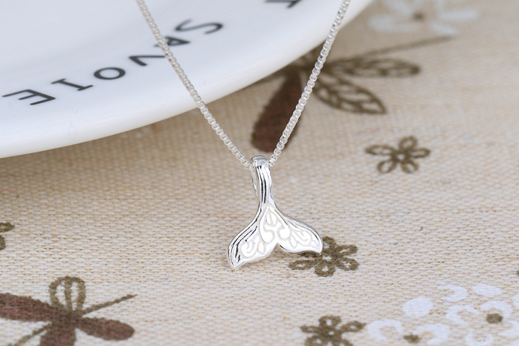 热卖前任3林佳明星同款美人鱼鱼尾花纹项链可爱百搭海豚尾锁骨链