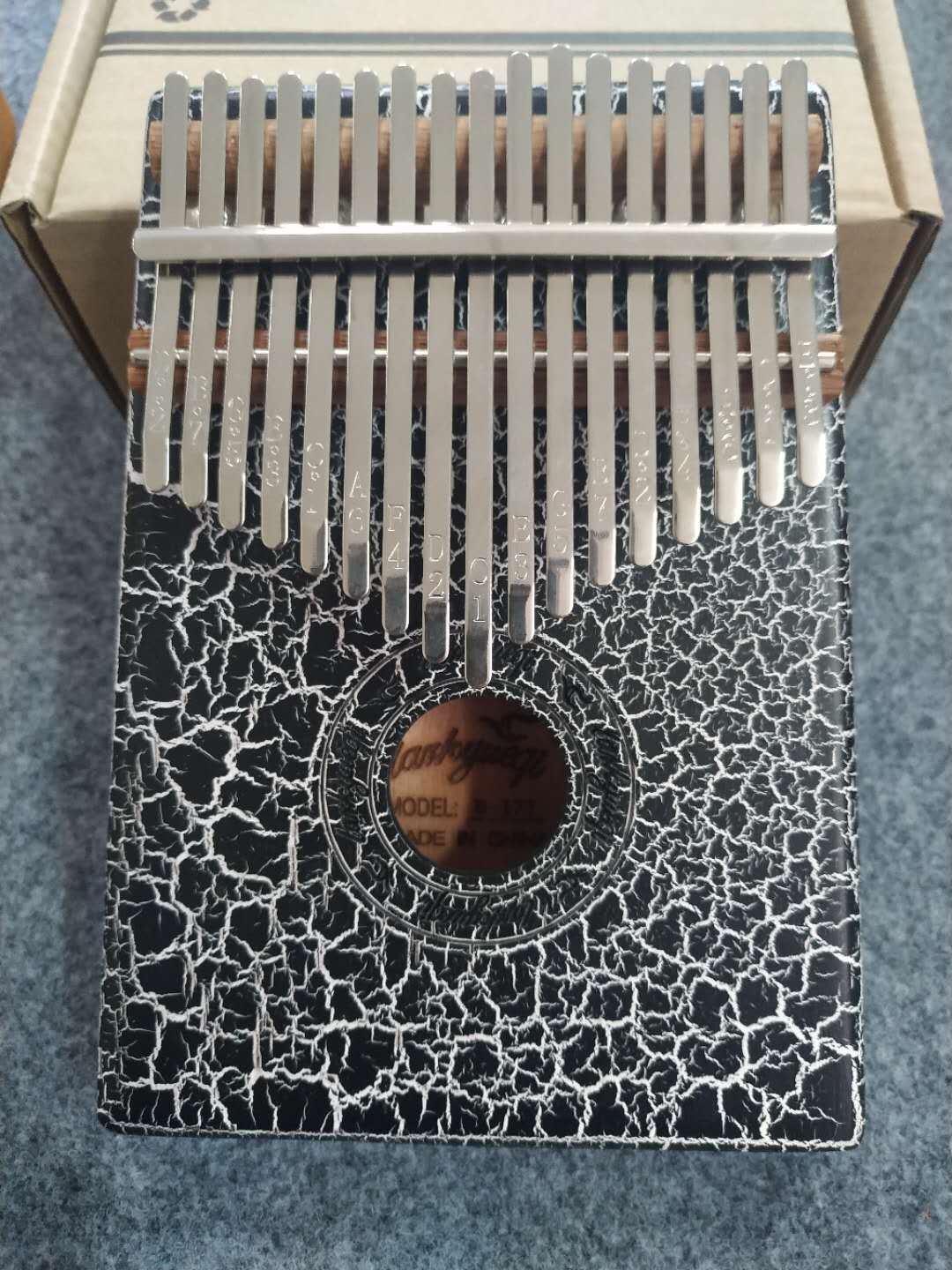 17音卡林巴拇指琴12生肖卡林巴拇指琴kalimba手指琴冰裂款手指琴