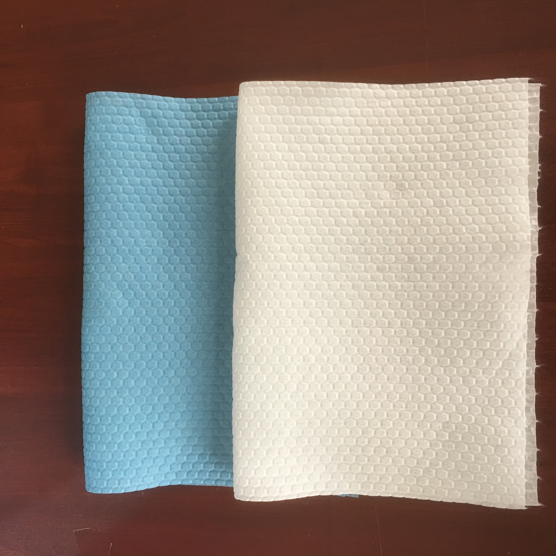 厂家直销蓝色压花大卷工业无尘钢网擦拭纸工业吸油纸无尘纸可定制