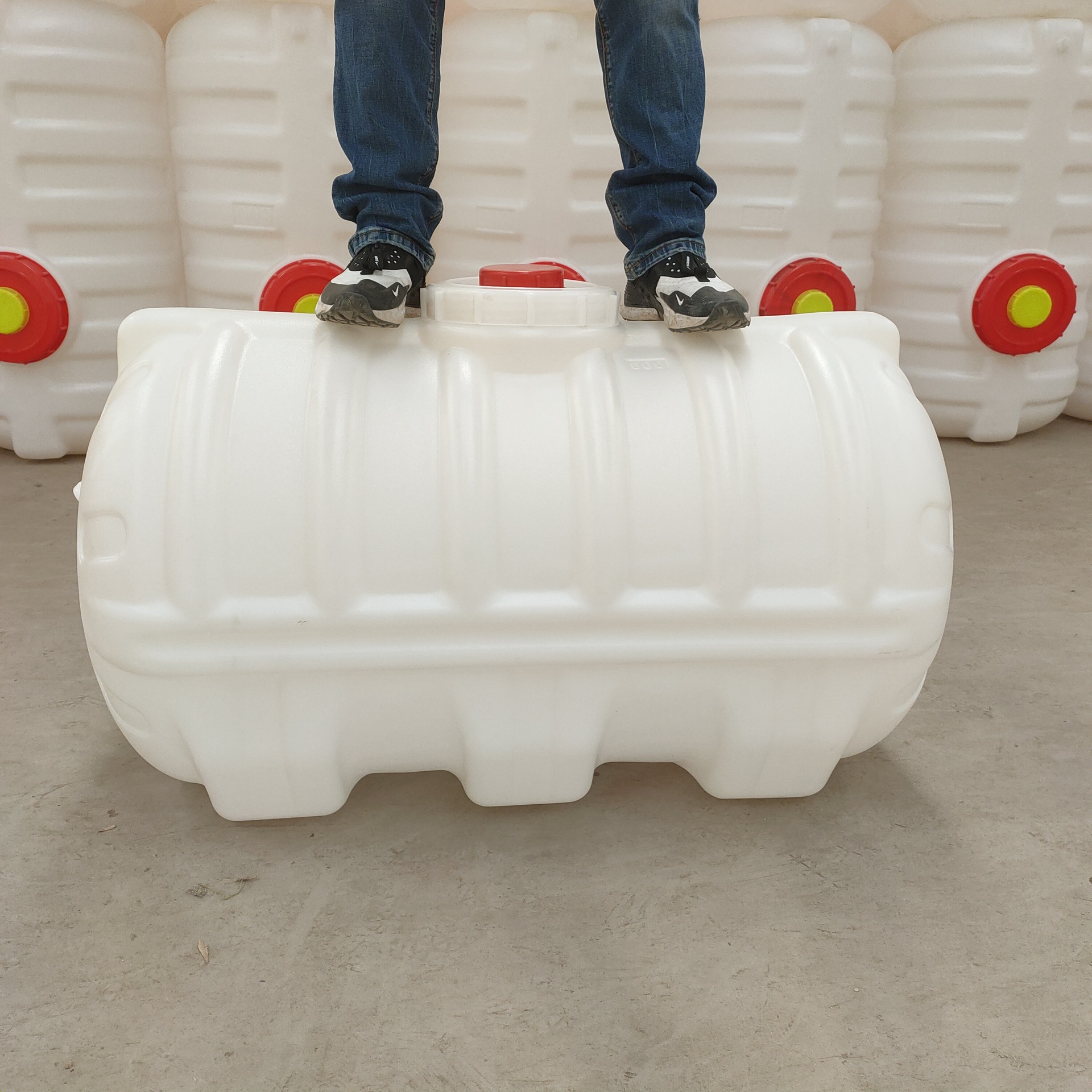 800#卧式塑料水桶酵素桶储水罐储水桶民用桶酒精桶蜂蜜桶塑料水箱