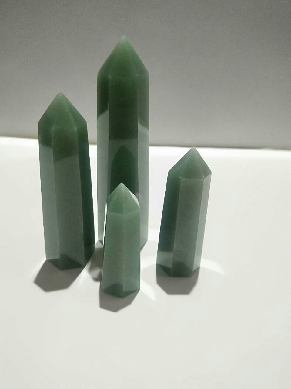 厂家批发天然原石绿东陵六棱水晶柱 摆件 装饰礼品