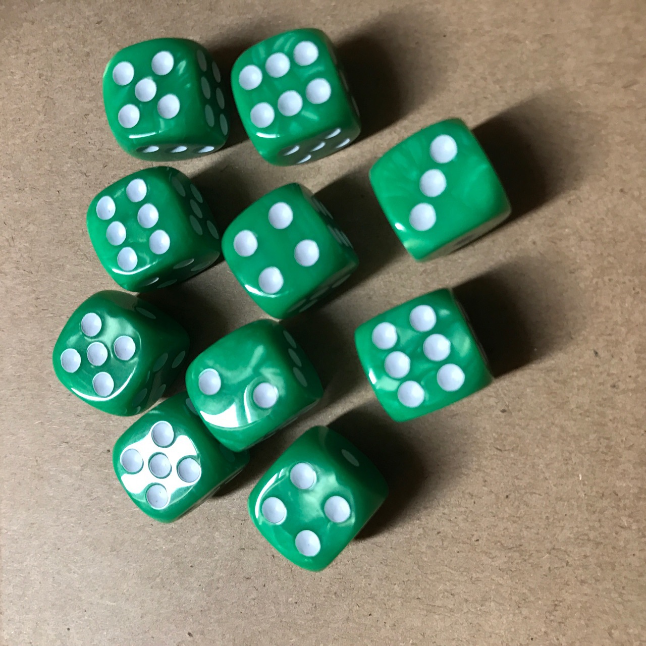 16号圆角珍珠纹点数色子常规数字骰子速卖通亚马逊货源