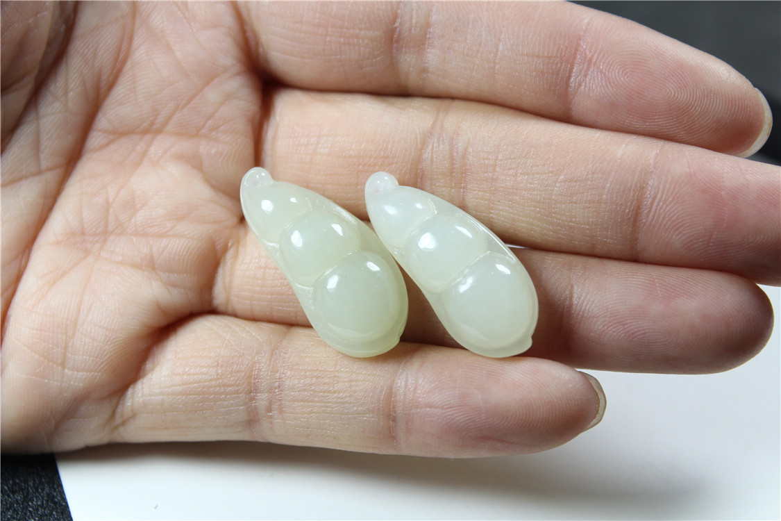 批发 和田玉豆角宝宝吊坠 佛珠手链男女款玉石挂坠