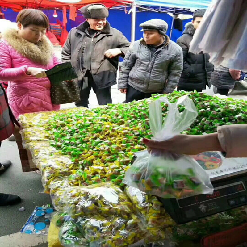 厂家直销梨飞瀑梨膏糖 跑江湖地摊热卖小包装颗粒百草梨膏糖批发