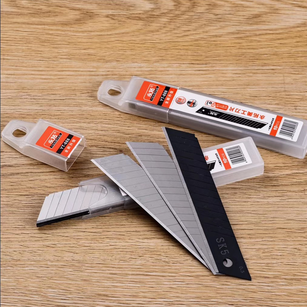 大号美工刀片 全黑加厚刃刀片18mm壁纸裁纸刀 锋利高质量美工刀片