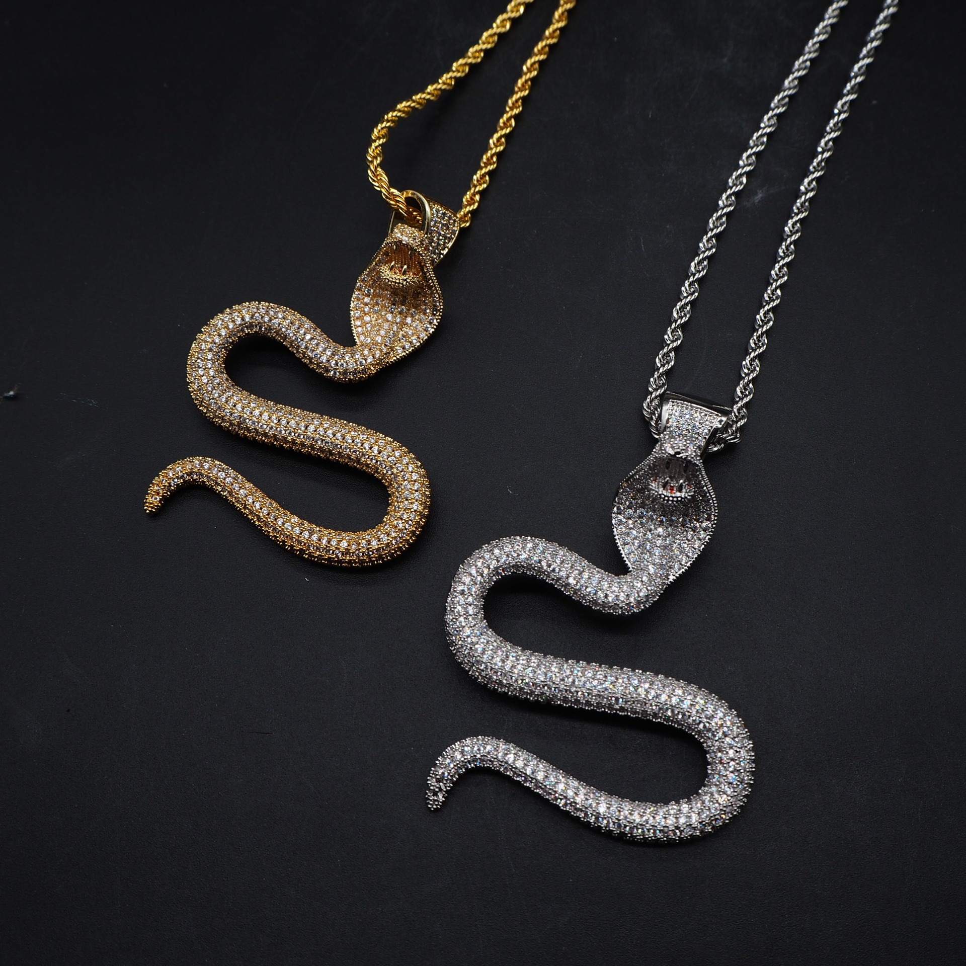 眼镜蛇实心满钻吊坠男士项链欧美嘻哈铜饰品电镀彩锆个性潮流