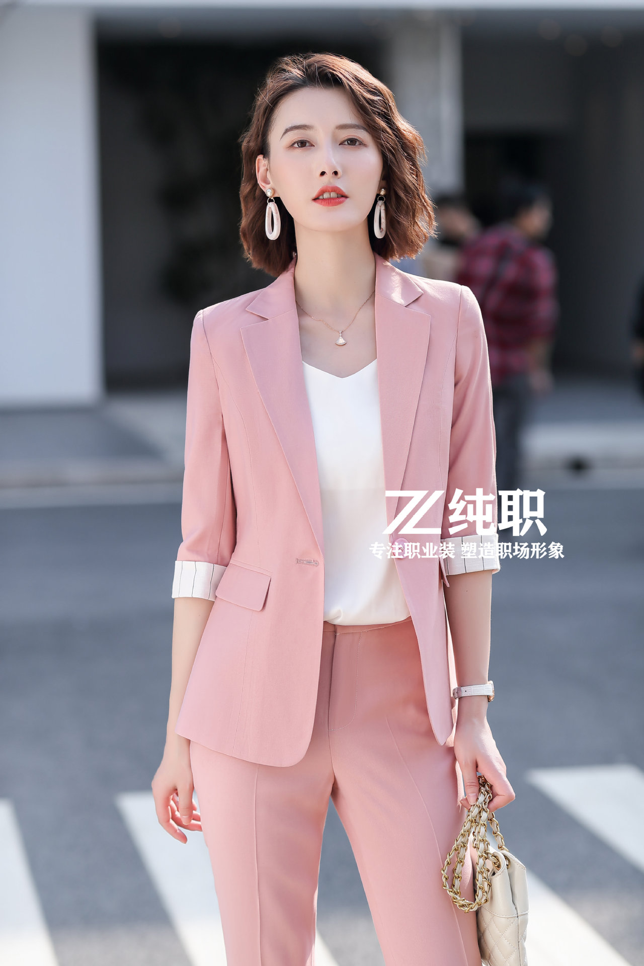 产地 东莞 货源类别 现货 货号 yr-88235 是否库存 是 面料名称 聚酯