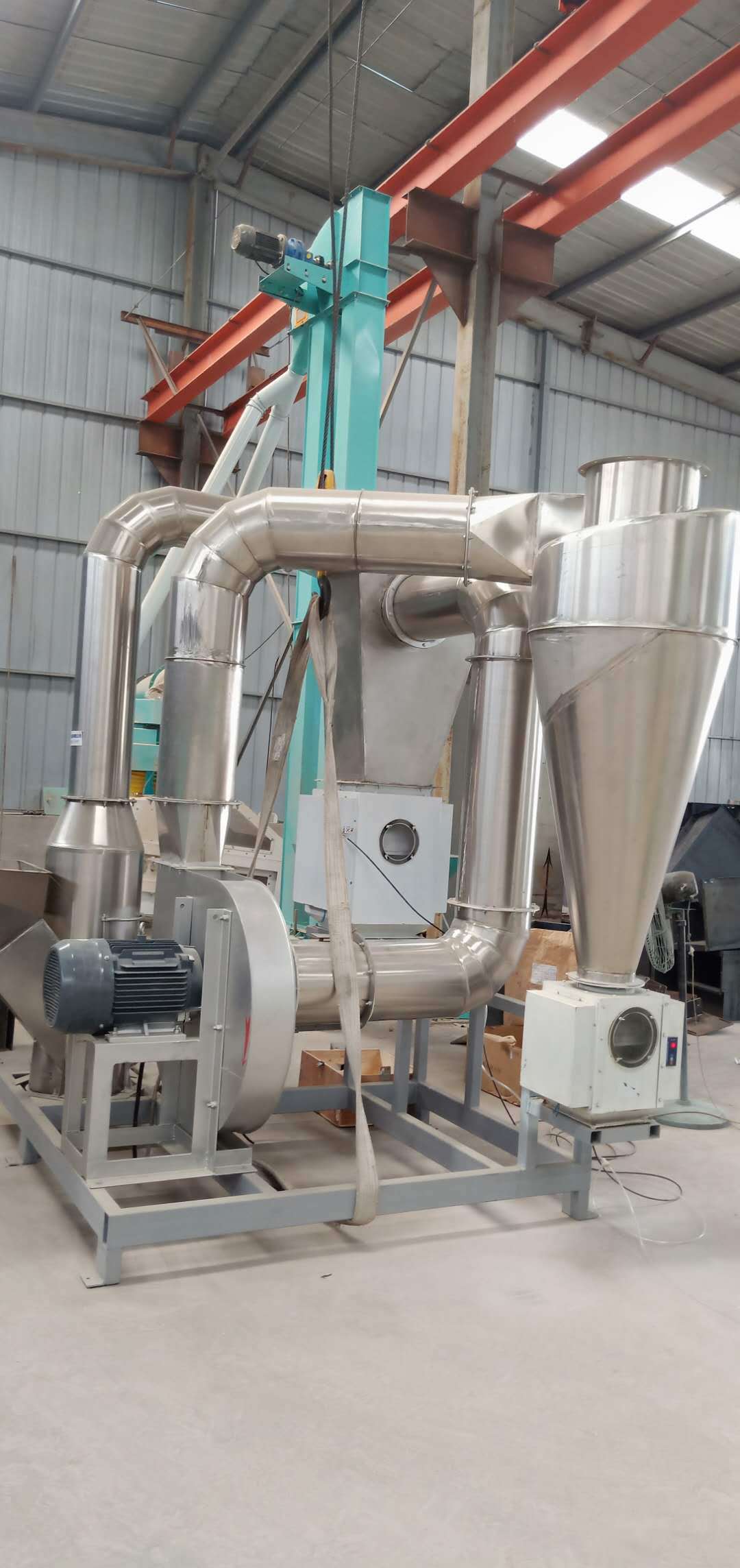 能够把辣椒里面的石头,烟头,秸秆,叶片,辣椒籽等杂质分离出来.