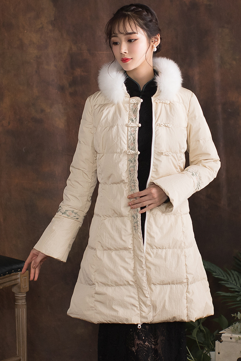 光山羽绒服女民族风绣花2019装新款冬季中式复古修身盘扣中长款