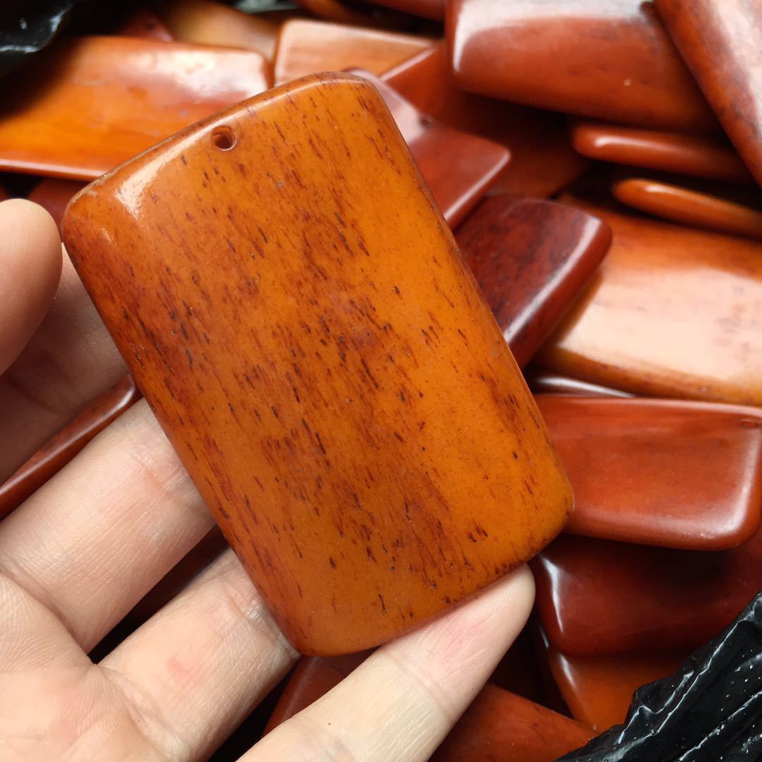 厂家供应做旧牛骨无事牌 牛骨牌吊坠 牛骨无事牌