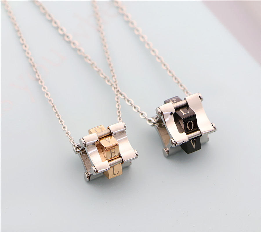 奥维洛韩版钛钢男女真爱吊坠情侣爱意绵绵潮流项链高端时尚地摊价