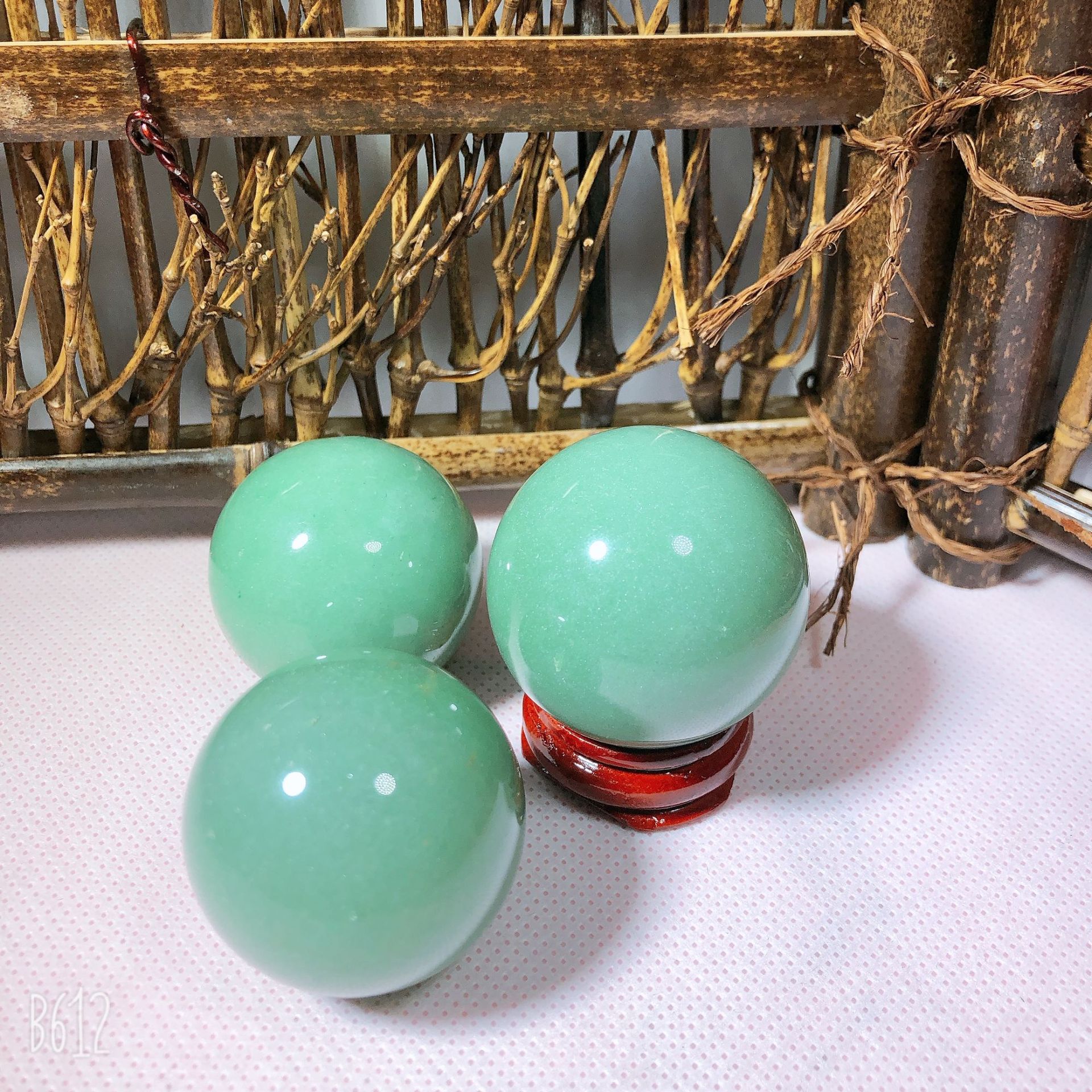 东海产地供应天然东陵玉水晶原石打磨水晶球水晶原石风水摆件