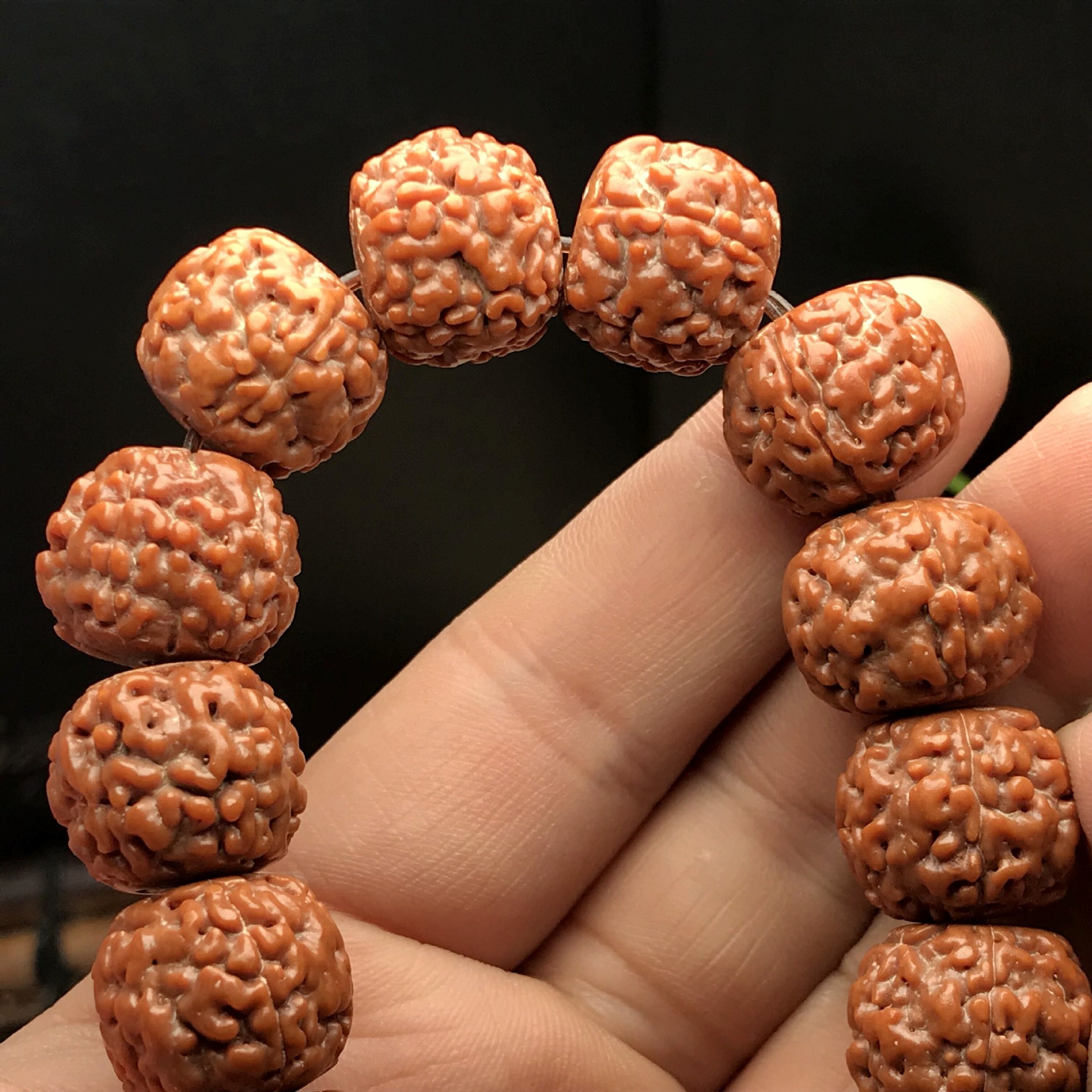 厂家批发藏式龙鳞纹大草莓金刚菩提手串 五5瓣满肉纹金刚手持念珠