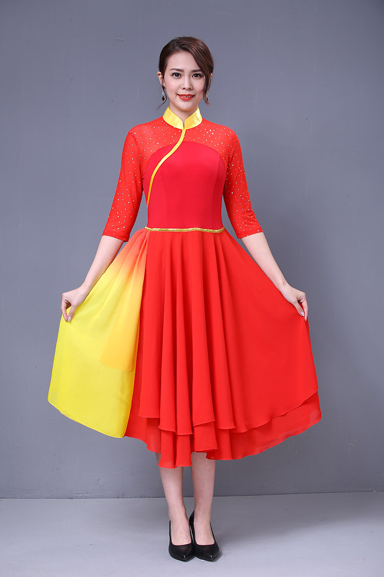 中老年时尚连衣裙舞蹈服大摆长裙广场舞服装新款套装女雨夜红枣树