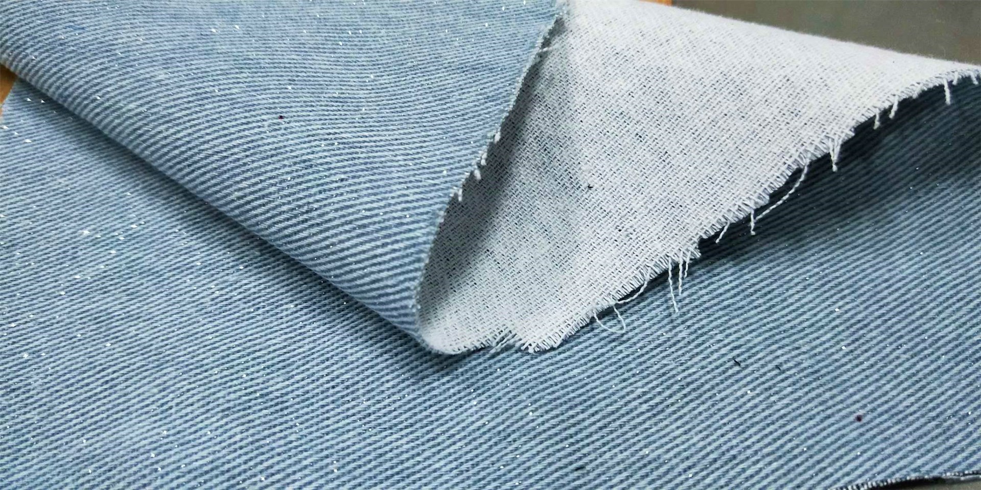 斜纹撒粉闪光复古双色牛仔布 箱包手袋服装环保面料 工厂现货秒发