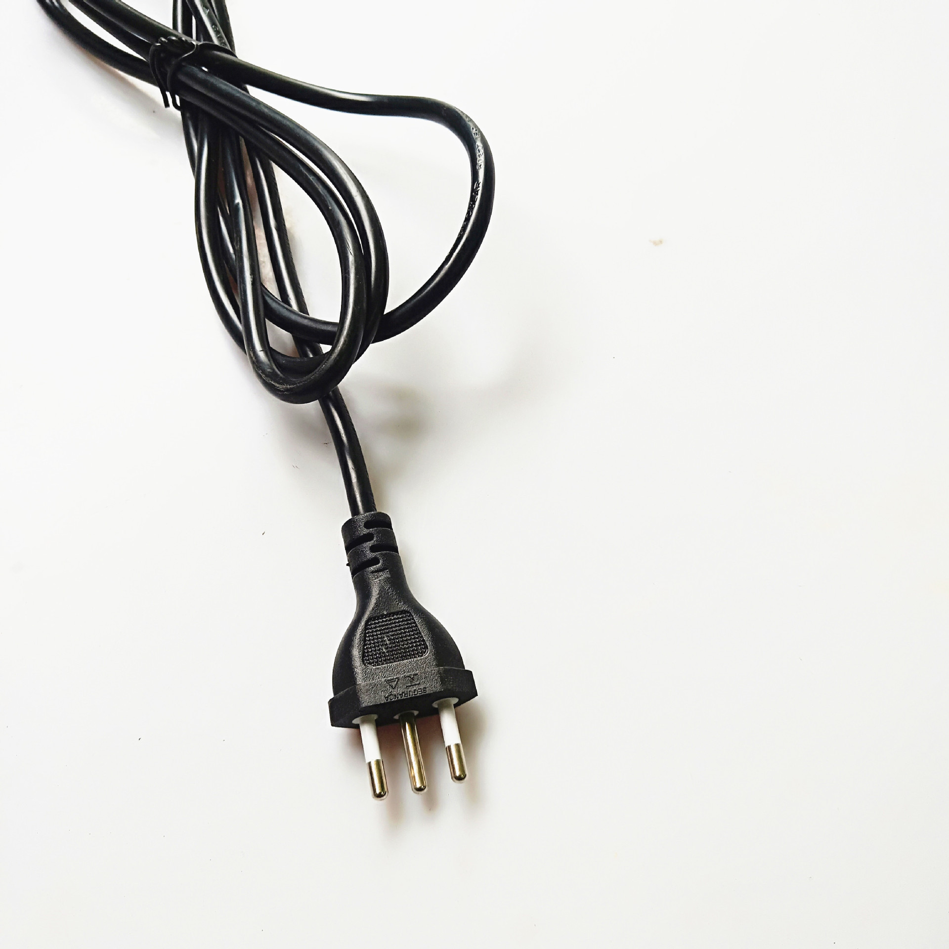 厂家直销三芯巴西插头电源线 巴西三芯电源线插头带品字尾电源线