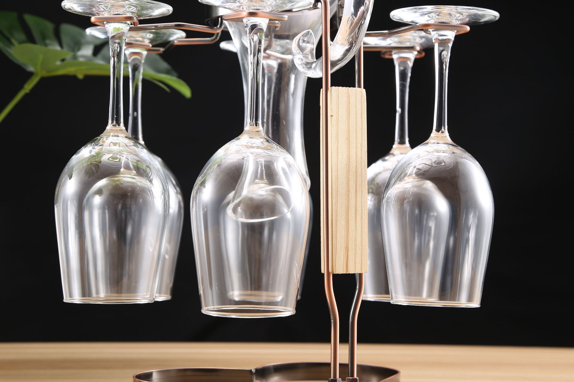 家用红酒杯倒挂架免打孔红酒杯架 分酒器支架 红酒杯醒酒器一体架