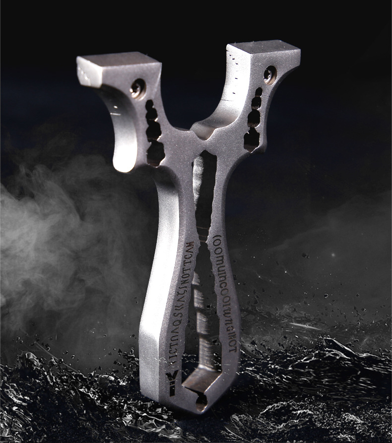 弹弓新款猎狐304不锈钢地图ufo超人扁皮弹弓户外弹工大力弹弓外贸