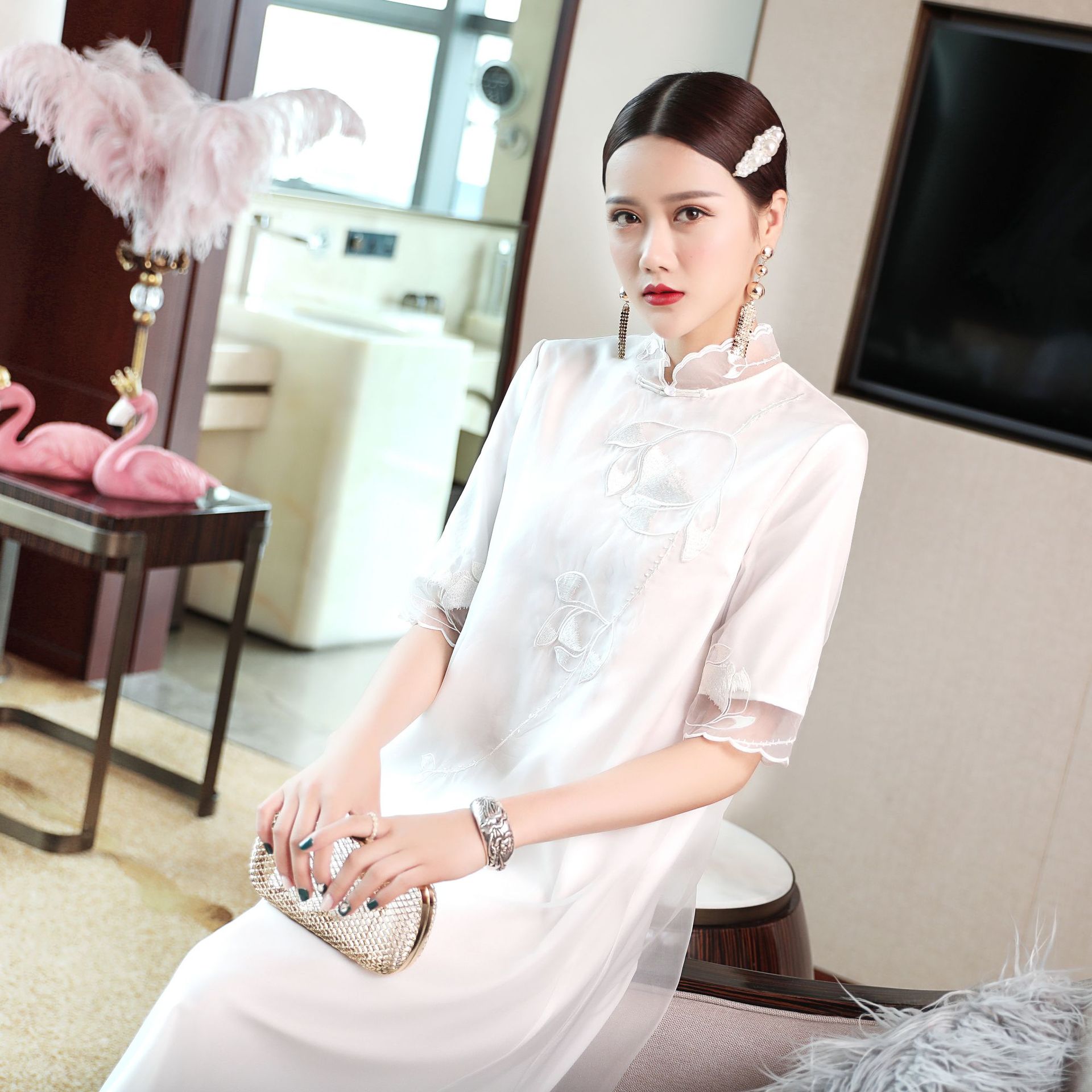 2019春夏新款女装中国风重工刺绣桑蚕丝改良旗袍气质长中连衣裙