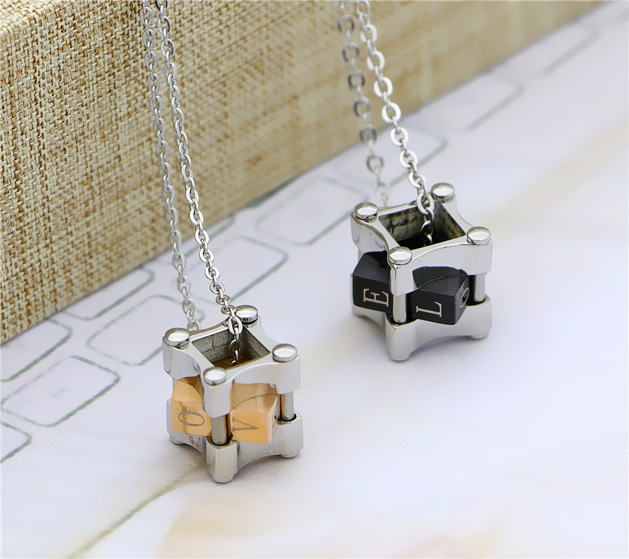 奥维洛韩版钛钢男女真爱吊坠情侣爱意绵绵潮流项链高端时尚地摊价