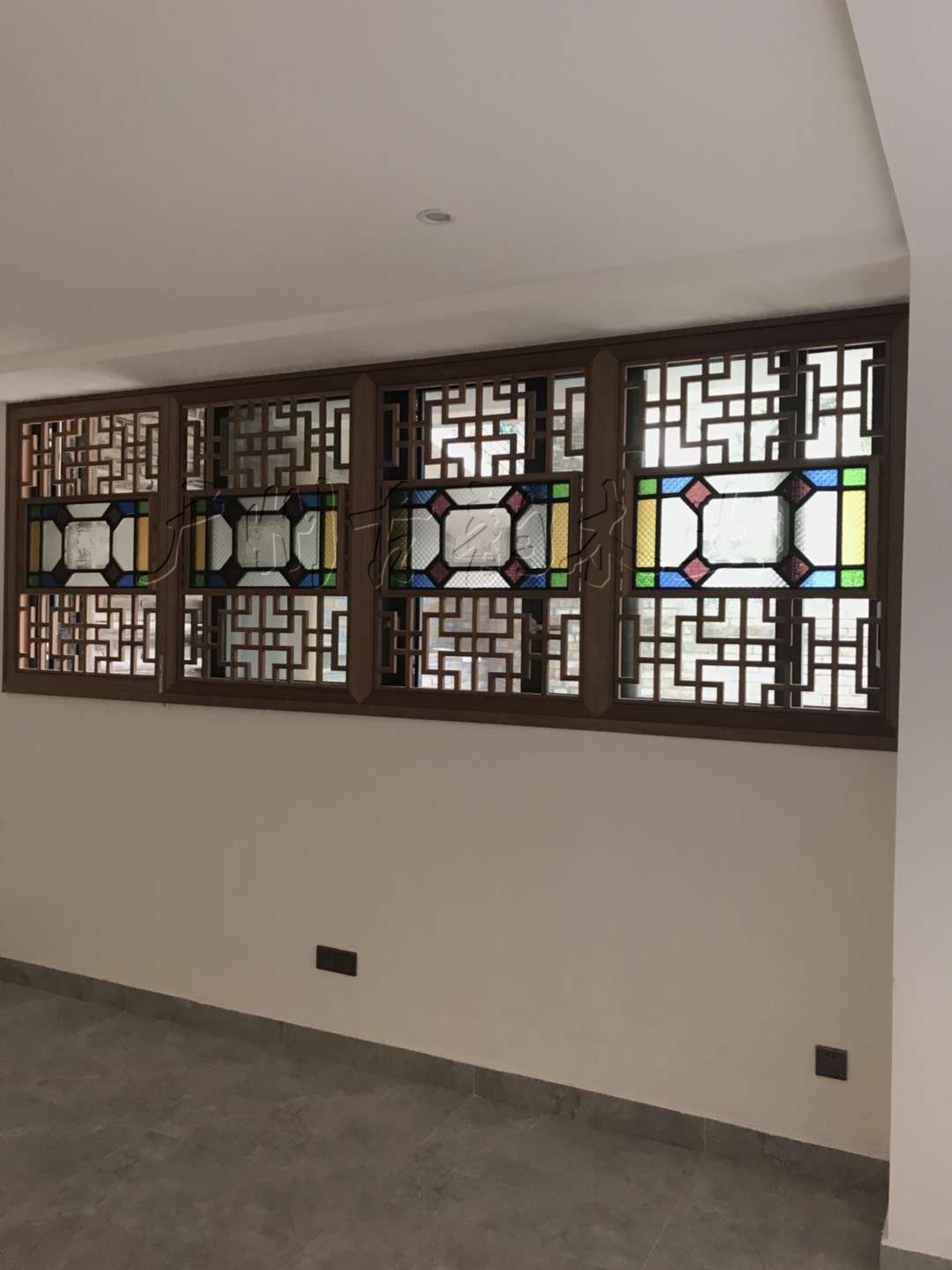 源头厂家实木满洲窗 仿古门窗中式岭南玻璃花窗隔音定做批发