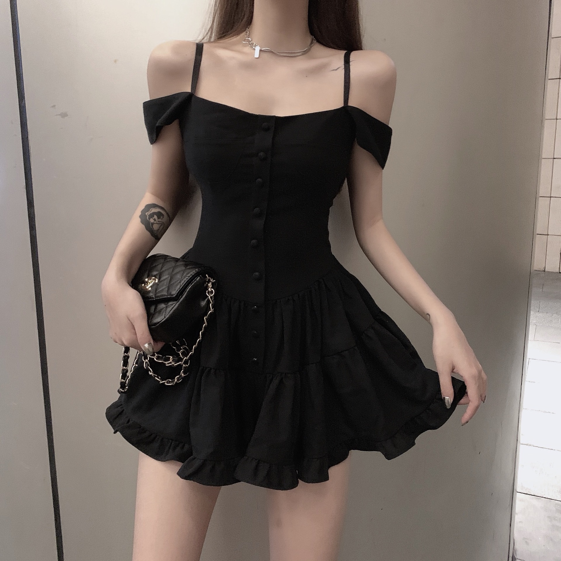 时尚气质修身显瘦性感吊带高腰荷叶边裙摆连体裤裙