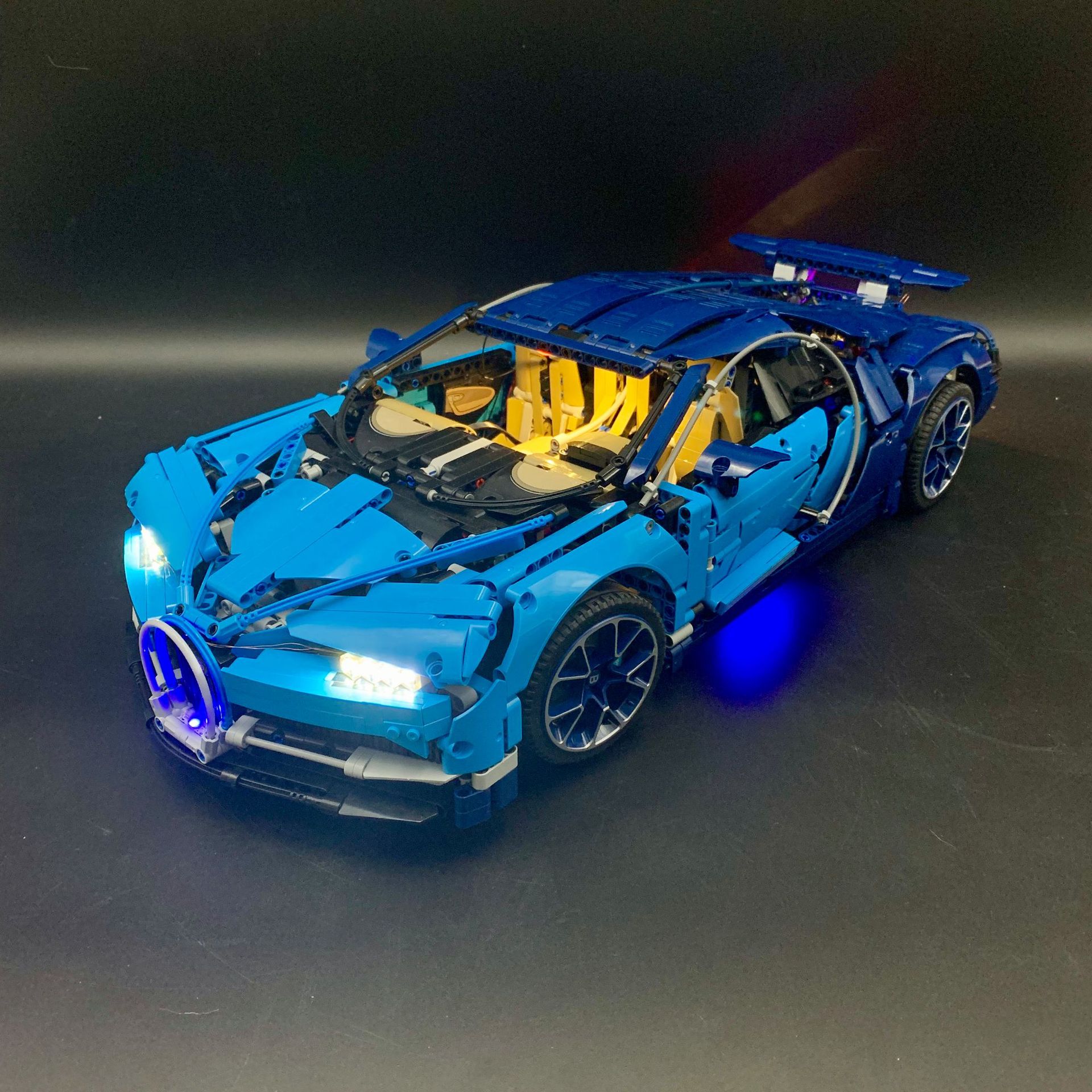 兼容乐高积木灯光组布加迪威龙奇龙diy改装配套含遥控锂电池灯组