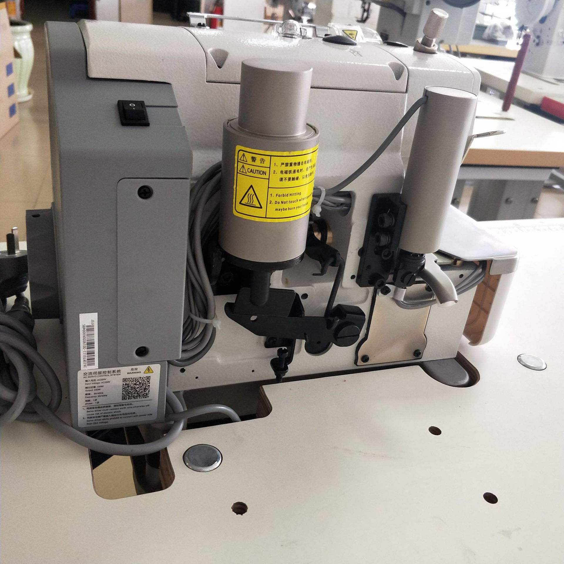 厂家直销4线5线锁边机 包缝机 吃厚锁边机