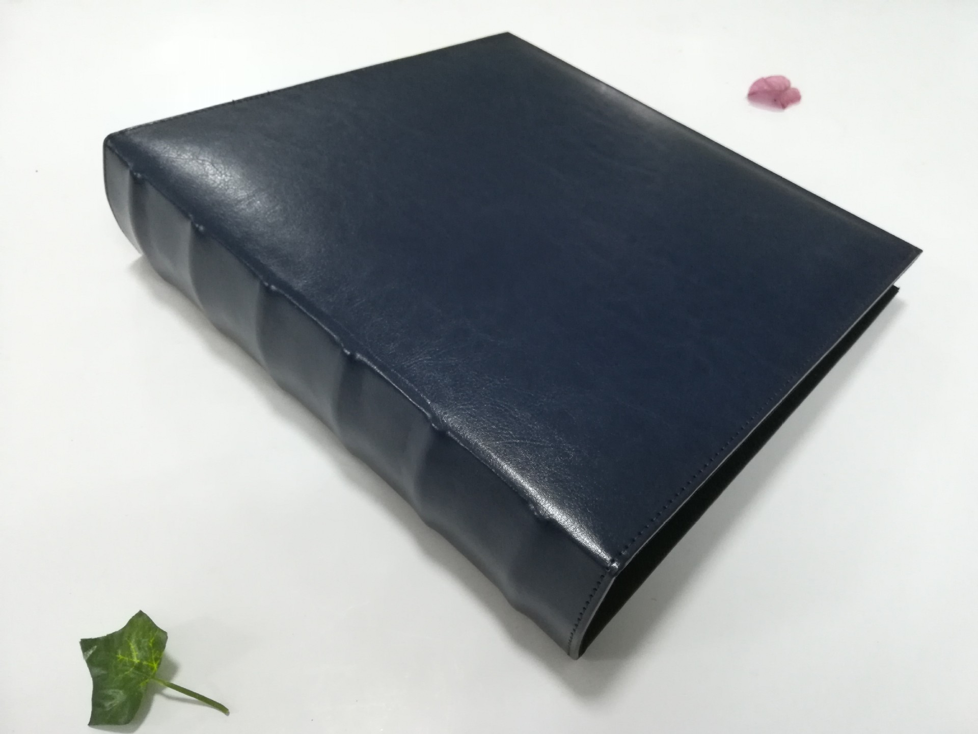 企业订做周年纪念相册 高档pu皮复古皮革车线制作 彰显高贵品质