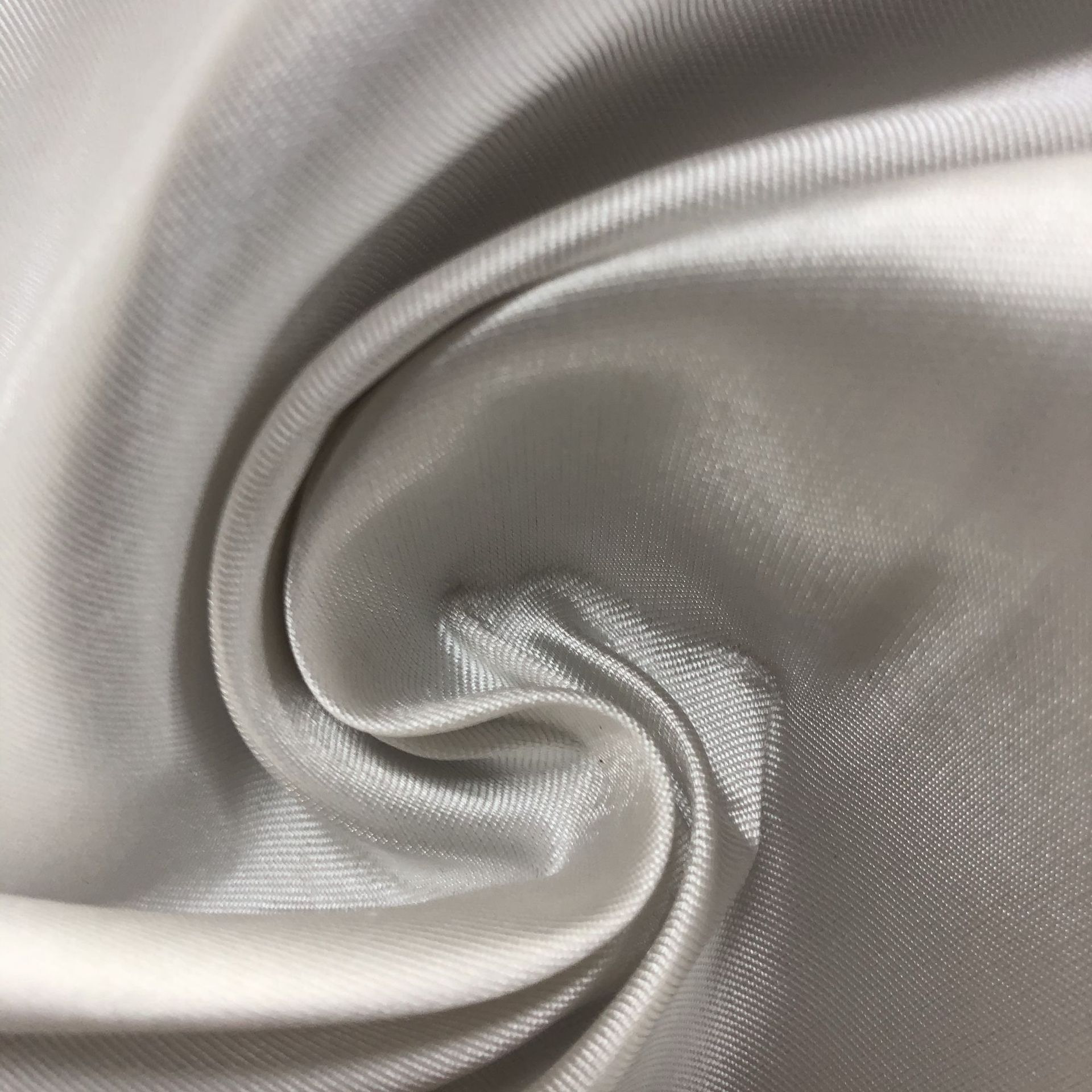 亮缎 现货批发300d斜纹缎厚缎遮光窗纱礼服婚礼涤纶面料高密